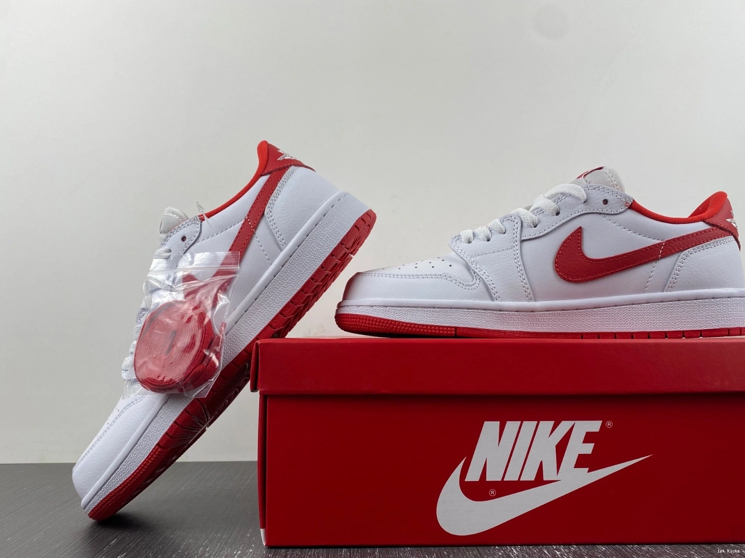 CZ0790-161 OG Low Air 1 Red University Jordan 0411